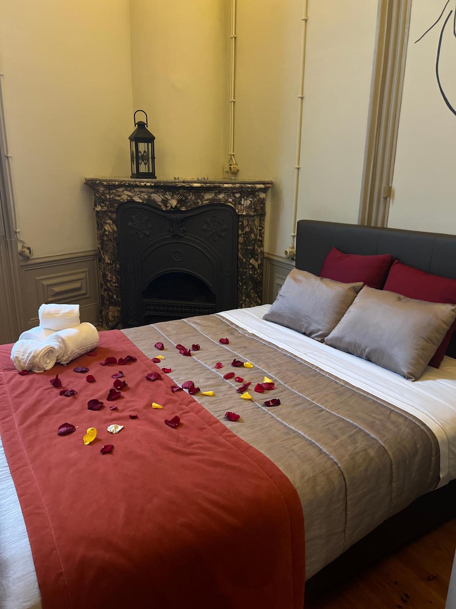 Serenata Hotel & Hostel Коимбра Экстерьер фото