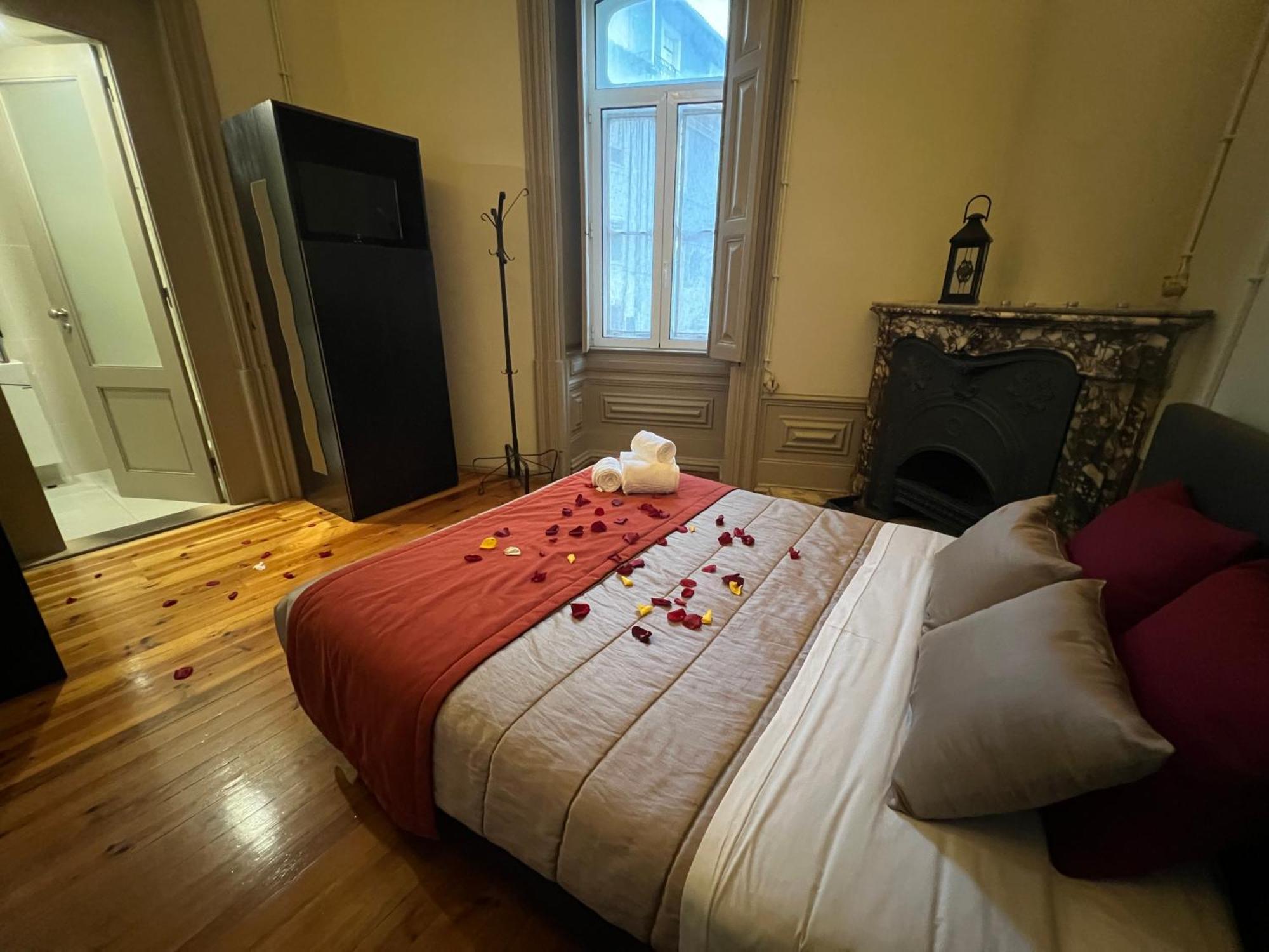 Serenata Hotel & Hostel Коимбра Экстерьер фото